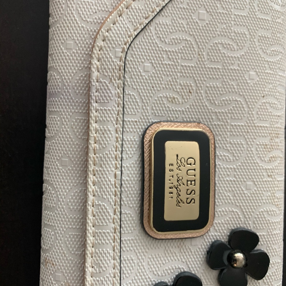 Guess Wallet - Picture 2 of 3